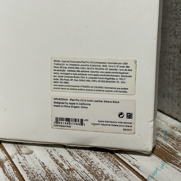 iPad Pro new 10.5” black leather sleeve protective travel sleeve case cover - Picture 4 of 6